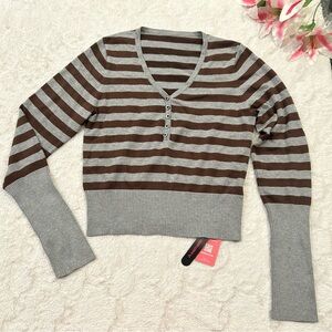 NWT Romwe - V-Neck Gray & Brown Striped Long Sleeve Henley Sweater Large